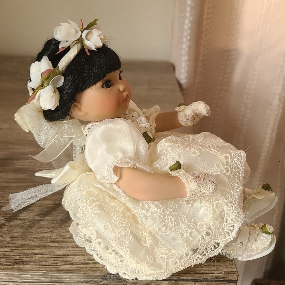Marie Osmond "Princess" Rose Bud Porcelain Doll ~ Tiny Tot Collection - Picture 3 of 7